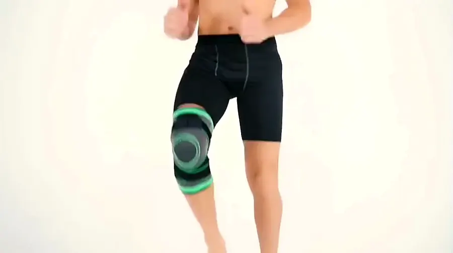Kneejoehlo sleeve in motion during a mobility demonstration